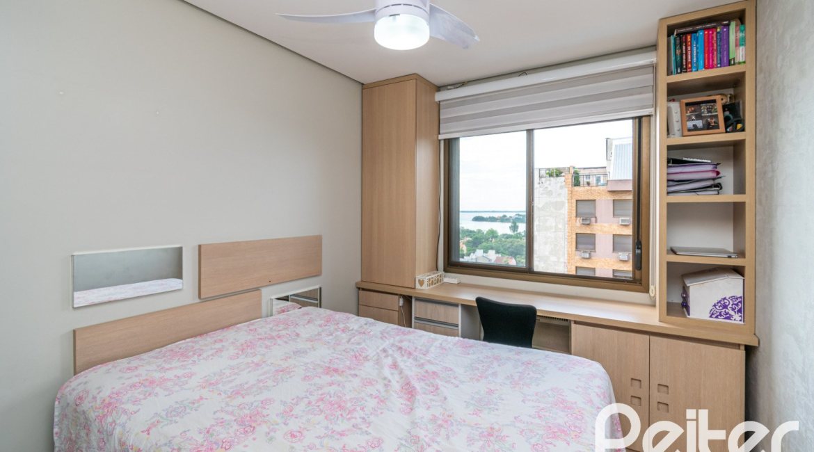 Cobertura à venda com 175m², 3 dormitórios, 1 suíte, 3 vagas, no bairro Tristeza em Porto Alegre