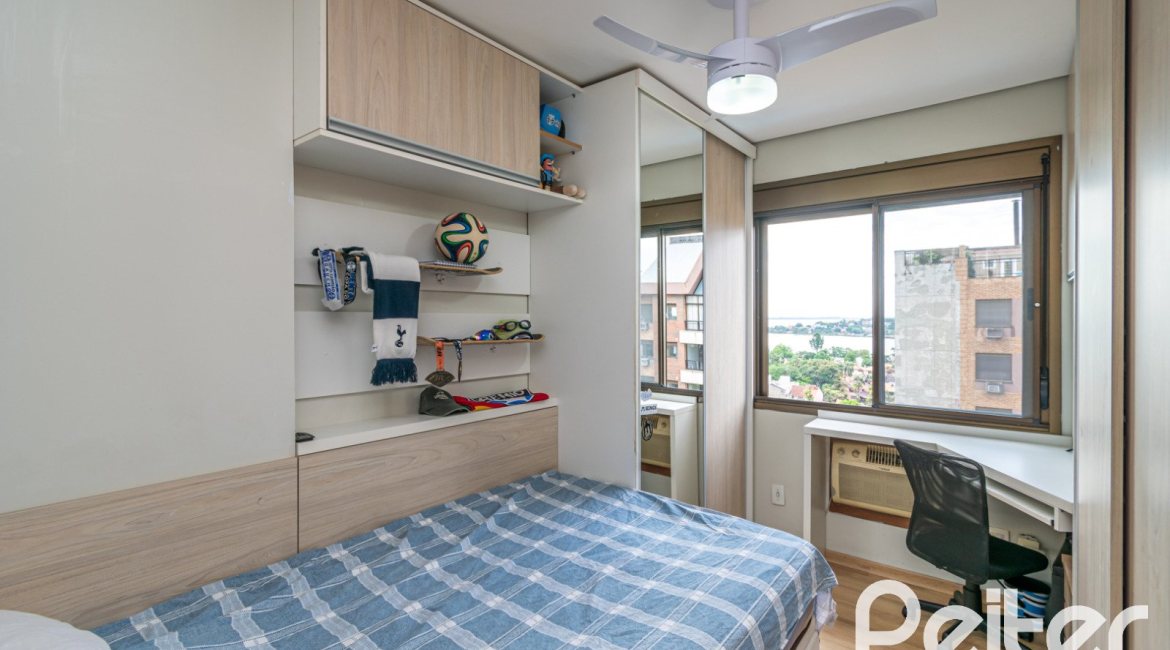 Cobertura à venda com 175m², 3 dormitórios, 1 suíte, 3 vagas, no bairro Tristeza em Porto Alegre