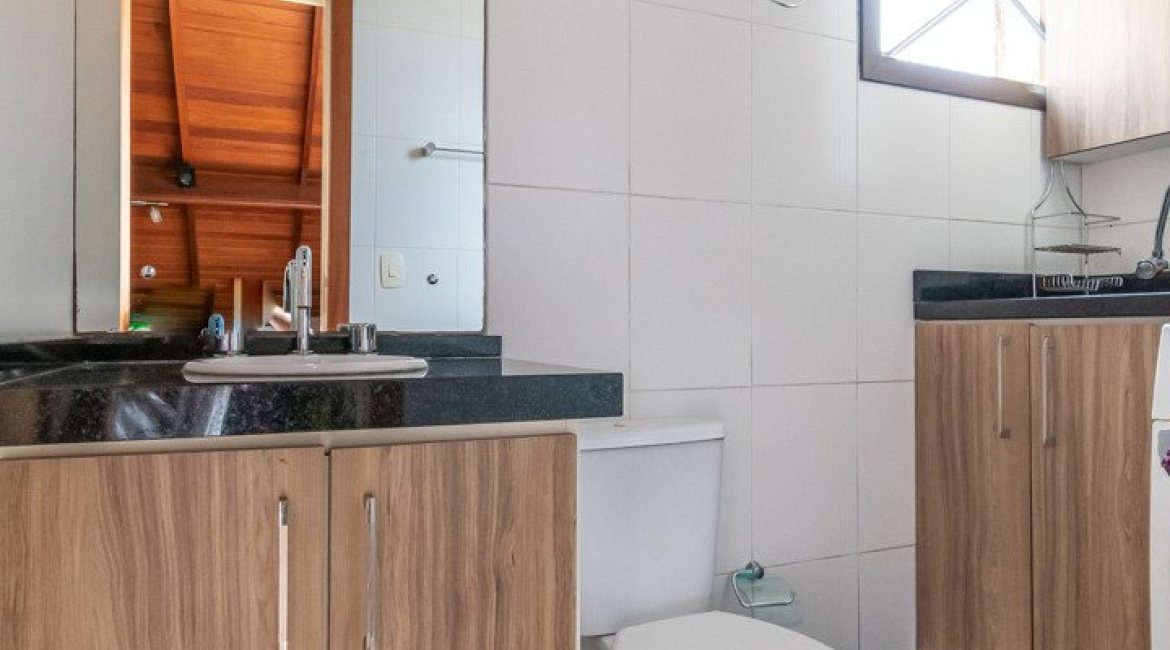 Cobertura à venda com 175m², 3 dormitórios, 1 suíte, 3 vagas, no bairro Tristeza em Porto Alegre