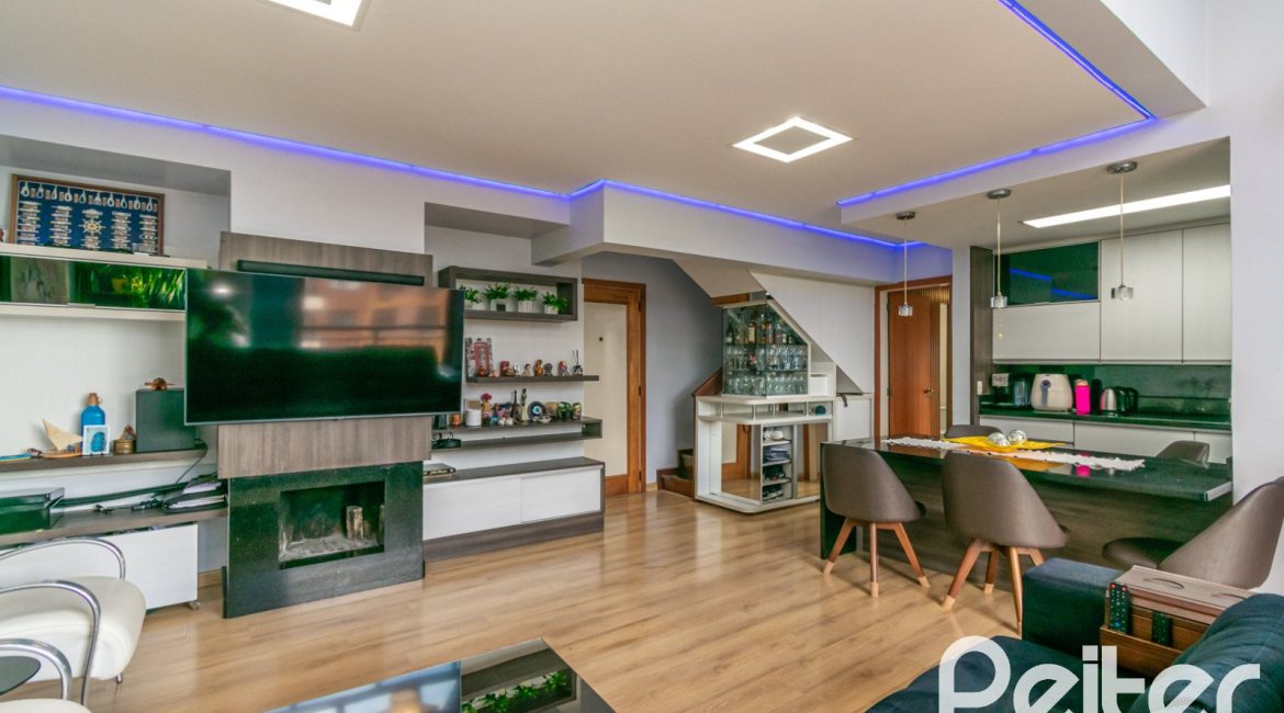 Cobertura à venda com 175m², 3 dormitórios, 1 suíte, 3 vagas, no bairro Tristeza em Porto Alegre