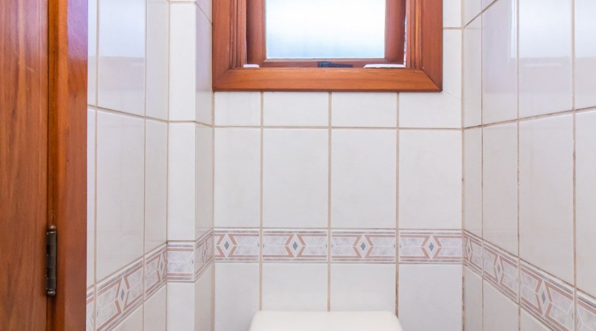 Casa em Condomínio à venda com 286m², 3 dormitórios, 1 suíte, 4 vagas, no bairro Santa Tereza em Porto Alegre