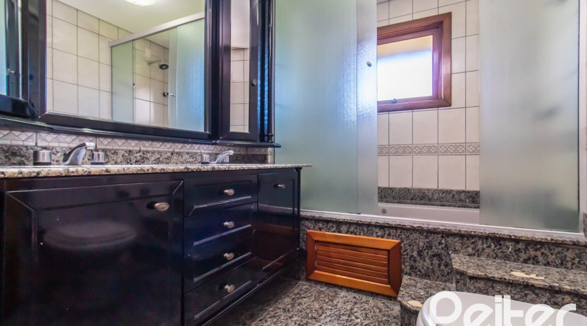 Casa em Condomínio à venda com 286m², 3 dormitórios, 1 suíte, 4 vagas, no bairro Santa Tereza em Porto Alegre