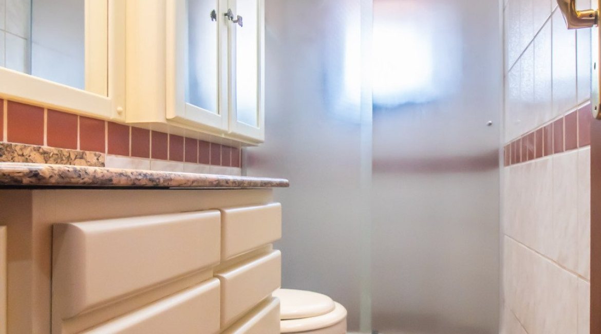 Casa em Condomínio à venda com 286m², 3 dormitórios, 1 suíte, 4 vagas, no bairro Santa Tereza em Porto Alegre