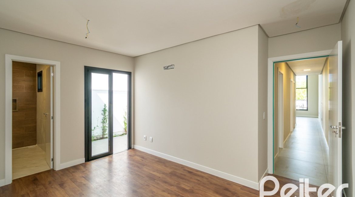 Casa em Condomínio à venda com 93m², 3 dormitórios, 1 suíte, 2 vagas, no bairro Hípica em Porto Alegre