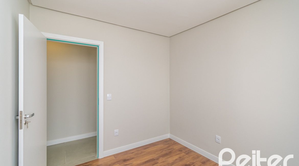 Casa em Condomínio à venda com 93m², 3 dormitórios, 1 suíte, 2 vagas, no bairro Hípica em Porto Alegre