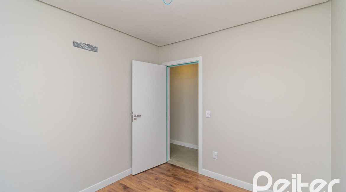 Casa em Condomínio à venda com 93m², 3 dormitórios, 1 suíte, 2 vagas, no bairro Hípica em Porto Alegre