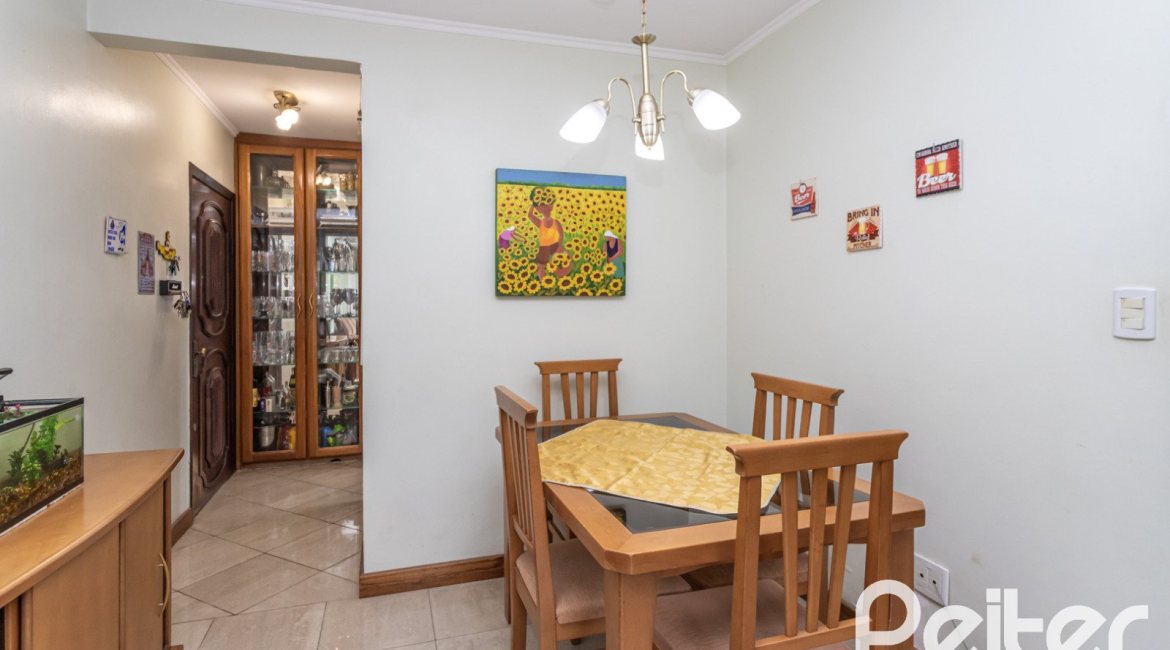 Apartamento à venda com 79m², 3 dormitórios, no bairro Cristal em Porto Alegre