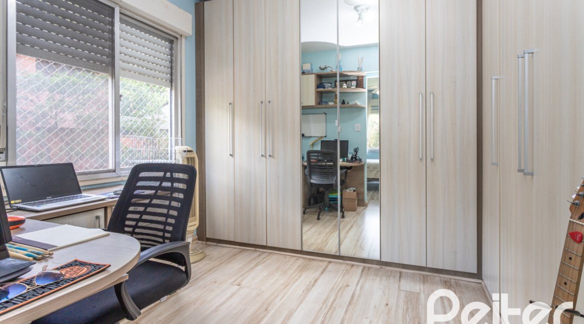 Apartamento à venda com 79m², 3 dormitórios, no bairro Cristal em Porto Alegre