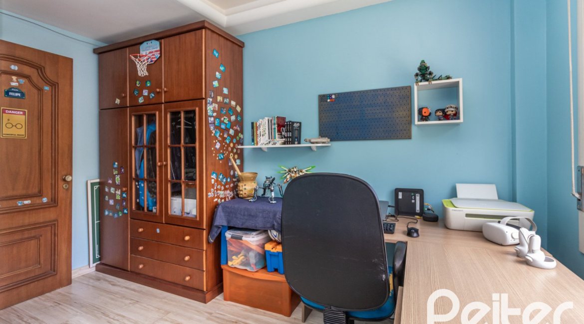 Apartamento à venda com 79m², 3 dormitórios, no bairro Cristal em Porto Alegre