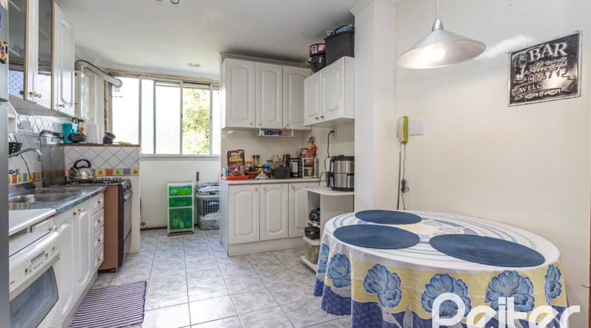 Apartamento à venda com 79m², 3 dormitórios, no bairro Cristal em Porto Alegre