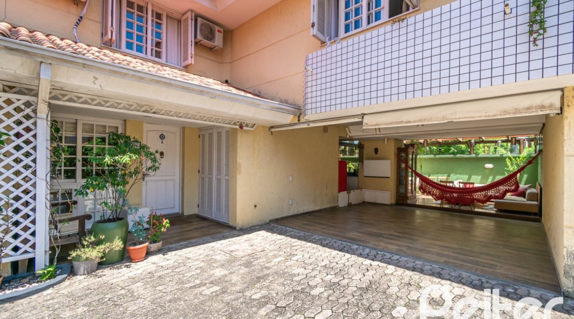 Casa em Condomínio à venda com 192m², 3 dormitórios, 2 suítes, 2 vagas, no bairro Jardim Isabel em Porto Alegre