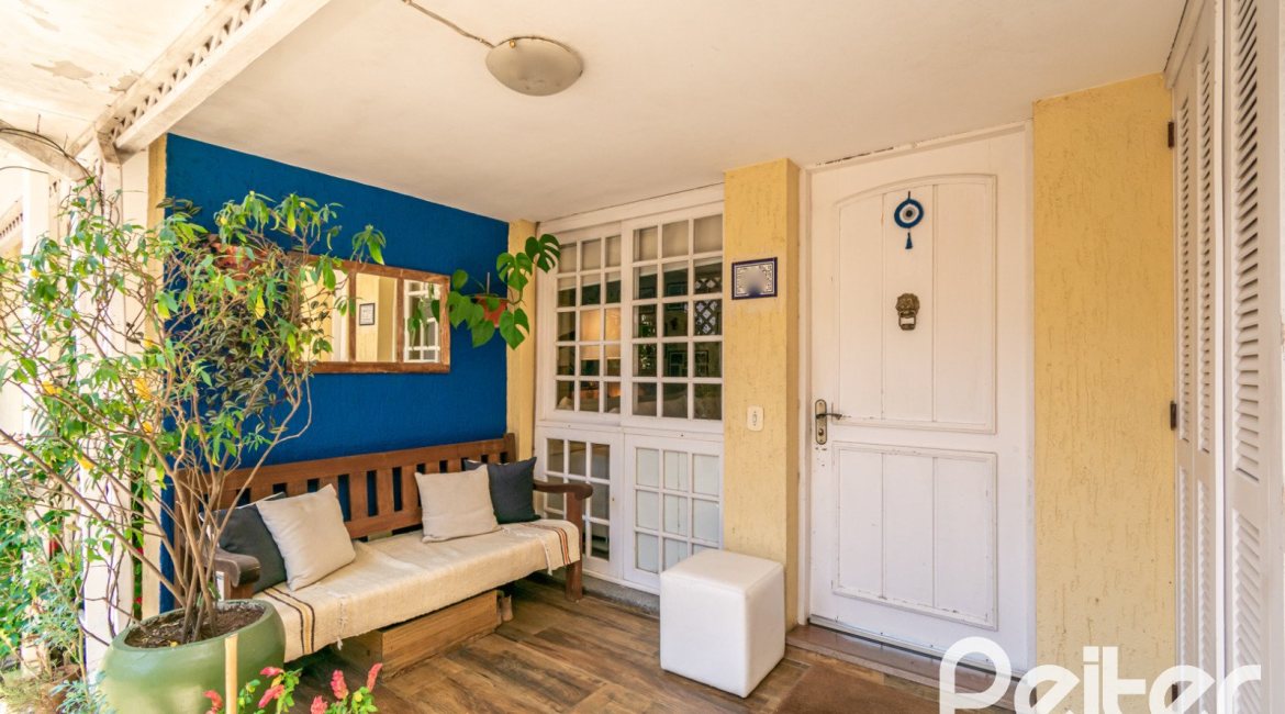 Casa em Condomínio à venda com 192m², 3 dormitórios, 2 suítes, 2 vagas, no bairro Jardim Isabel em Porto Alegre