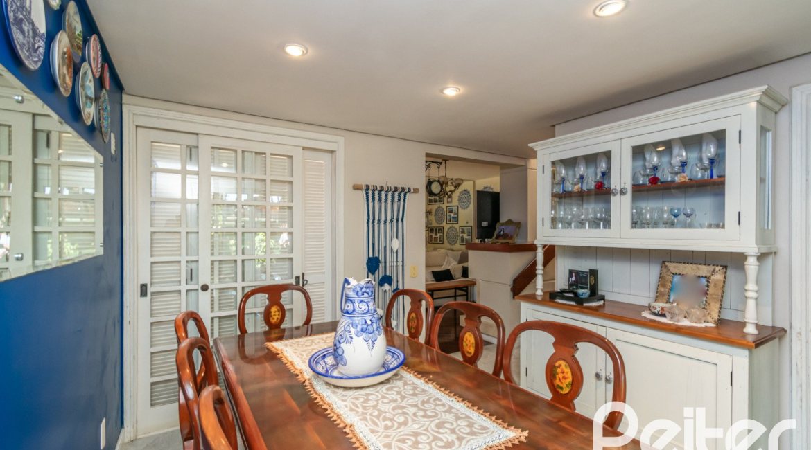 Casa em Condomínio à venda com 192m², 3 dormitórios, 2 suítes, 2 vagas, no bairro Jardim Isabel em Porto Alegre