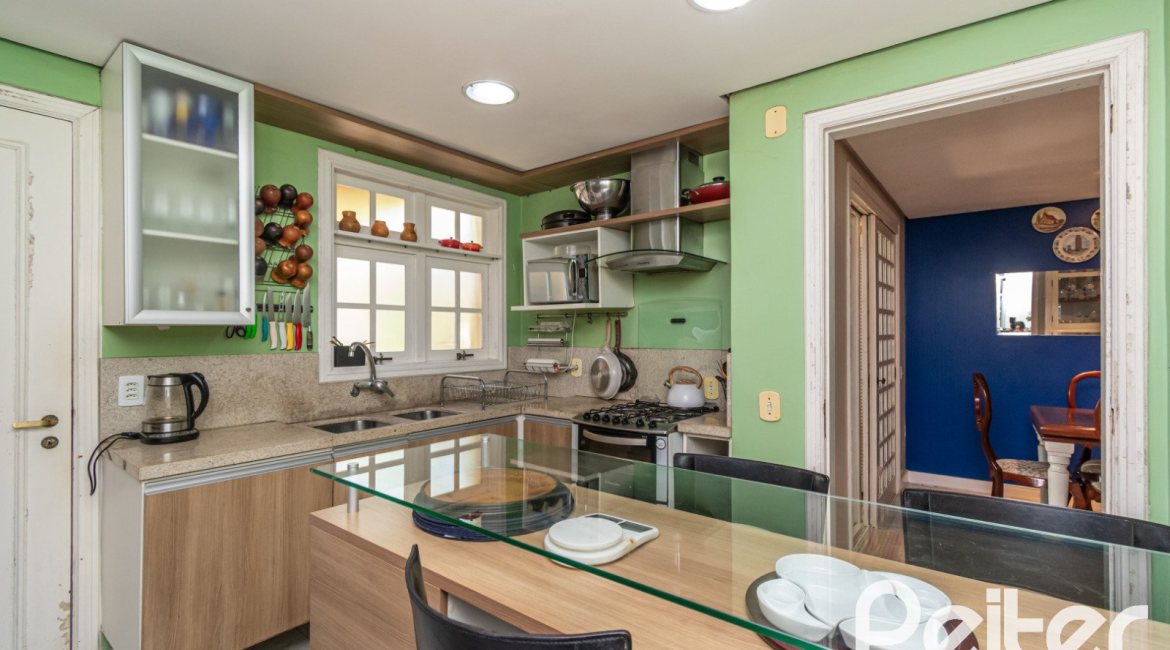 Casa em Condomínio à venda com 192m², 3 dormitórios, 2 suítes, 2 vagas, no bairro Jardim Isabel em Porto Alegre