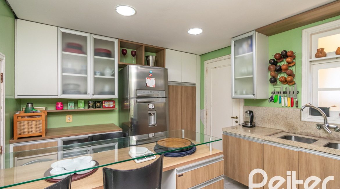 Casa em Condomínio à venda com 192m², 3 dormitórios, 2 suítes, 2 vagas, no bairro Jardim Isabel em Porto Alegre