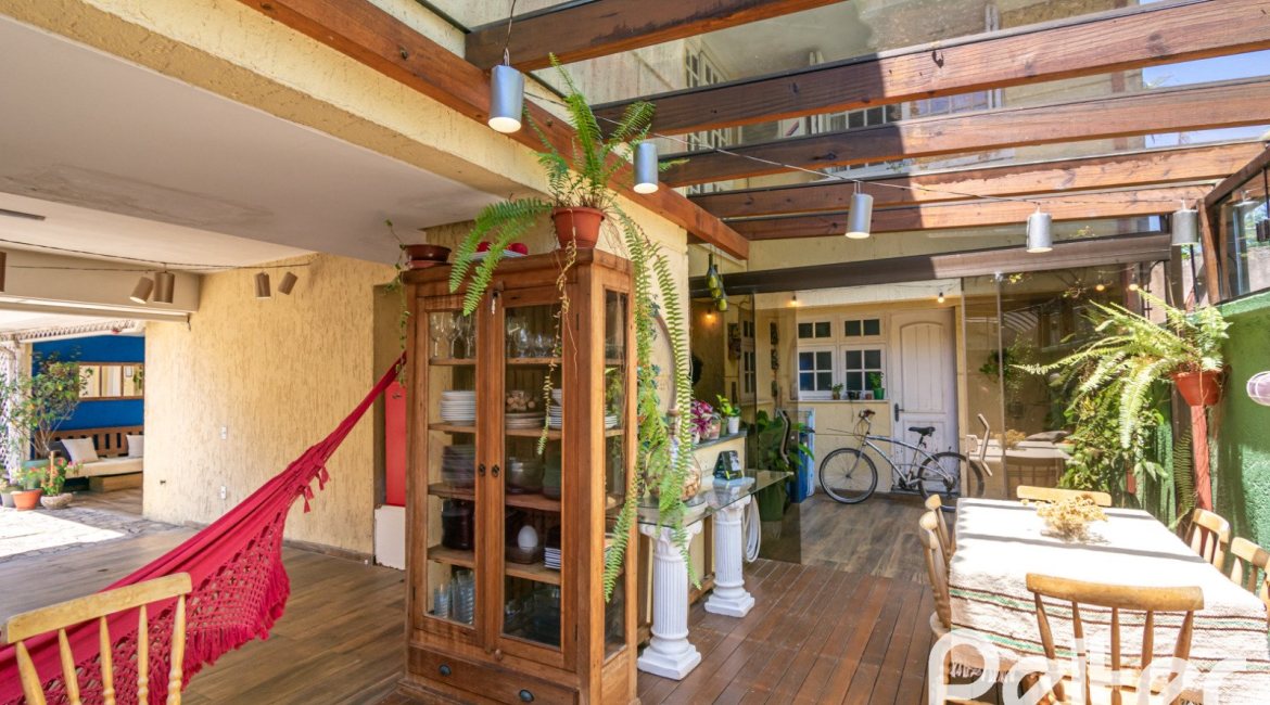 Casa em Condomínio à venda com 192m², 3 dormitórios, 2 suítes, 2 vagas, no bairro Jardim Isabel em Porto Alegre