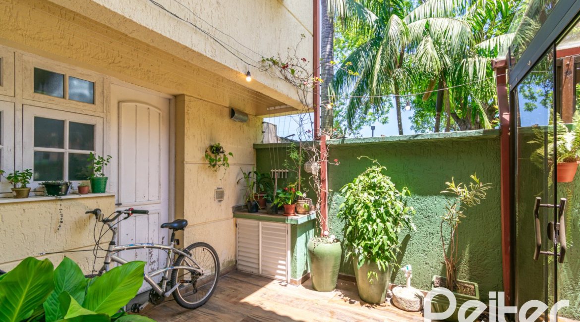 Casa em Condomínio à venda com 192m², 3 dormitórios, 2 suítes, 2 vagas, no bairro Jardim Isabel em Porto Alegre