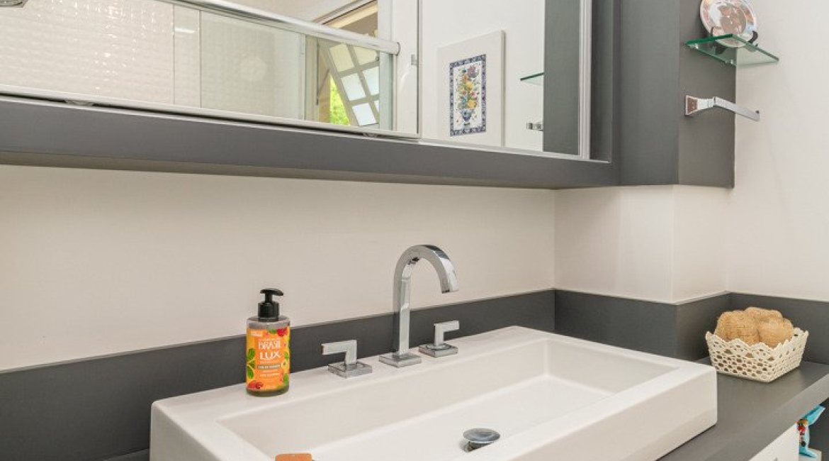 Casa em Condomínio à venda com 192m², 3 dormitórios, 2 suítes, 2 vagas, no bairro Jardim Isabel em Porto Alegre