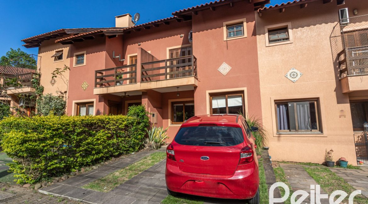 Casa em Condomínio à venda com 147m², 3 dormitórios, 1 suíte, 2 vagas, no bairro Cavalhada em Porto Alegre