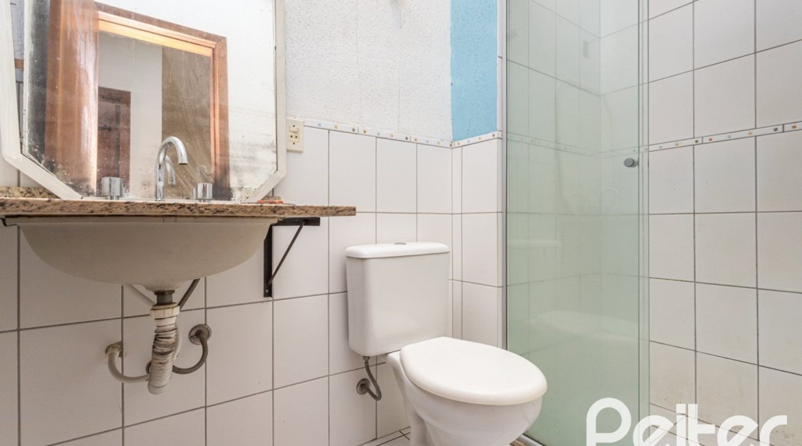 Casa em Condomínio à venda com 147m², 3 dormitórios, 1 suíte, 2 vagas, no bairro Cavalhada em Porto Alegre