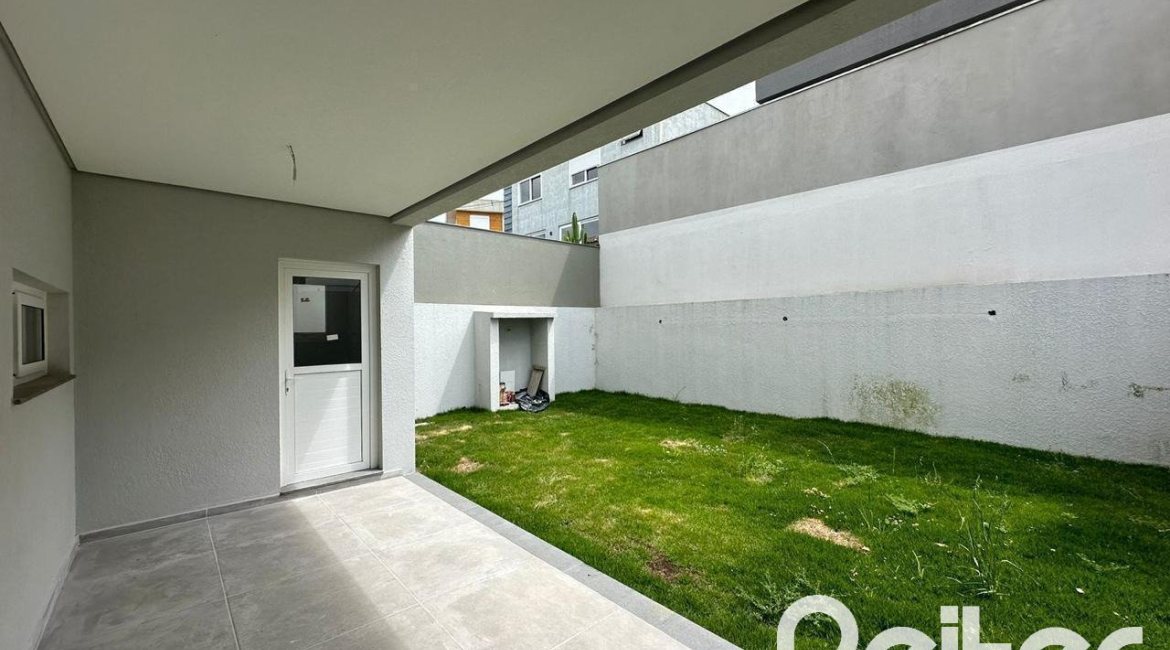 Casa em Condomínio à venda com 266m², 3 dormitórios, 3 suítes, 2 vagas, no bairro Hipica em PORTO ALEGRE