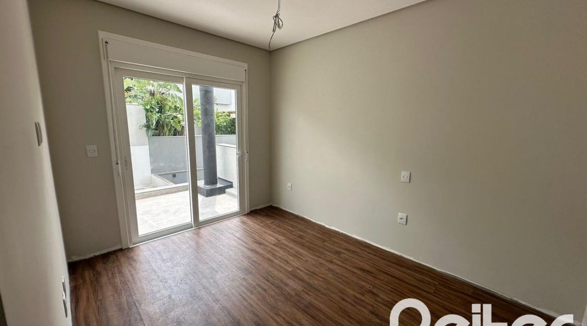 Casa em Condomínio à venda com 266m², 3 dormitórios, 3 suítes, 2 vagas, no bairro Hipica em PORTO ALEGRE