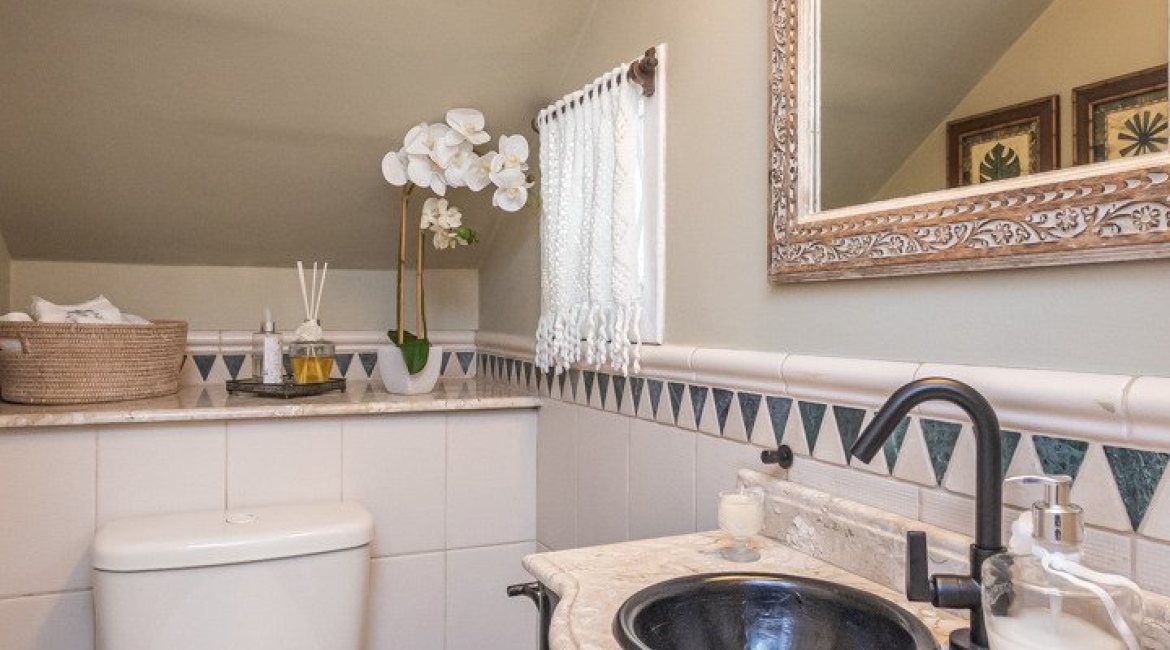 Casa à venda com 395m², 4 dormitórios, 1 suíte, 4 vagas, no bairro Vila Conceição em Porto Alegre