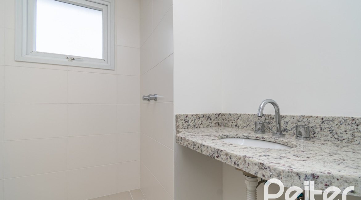 Apartamento à venda com 76m², 3 dormitórios, 1 suíte, 1 vaga, no bairro Azenha em Porto Alegre