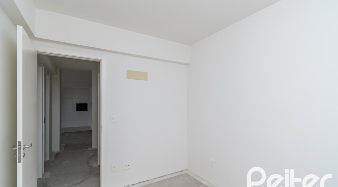 Apartamento à venda com 76m², 3 dormitórios, 1 suíte, 1 vaga, no bairro Azenha em Porto Alegre