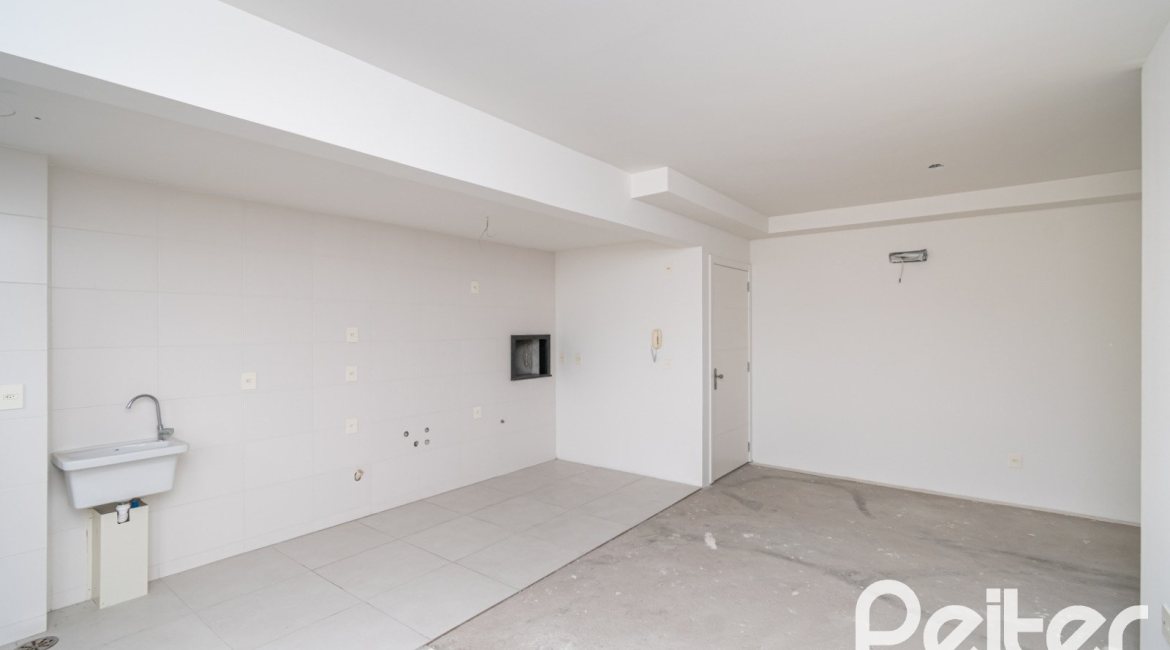 Apartamento à venda com 76m², 3 dormitórios, 1 suíte, 1 vaga, no bairro Azenha em Porto Alegre
