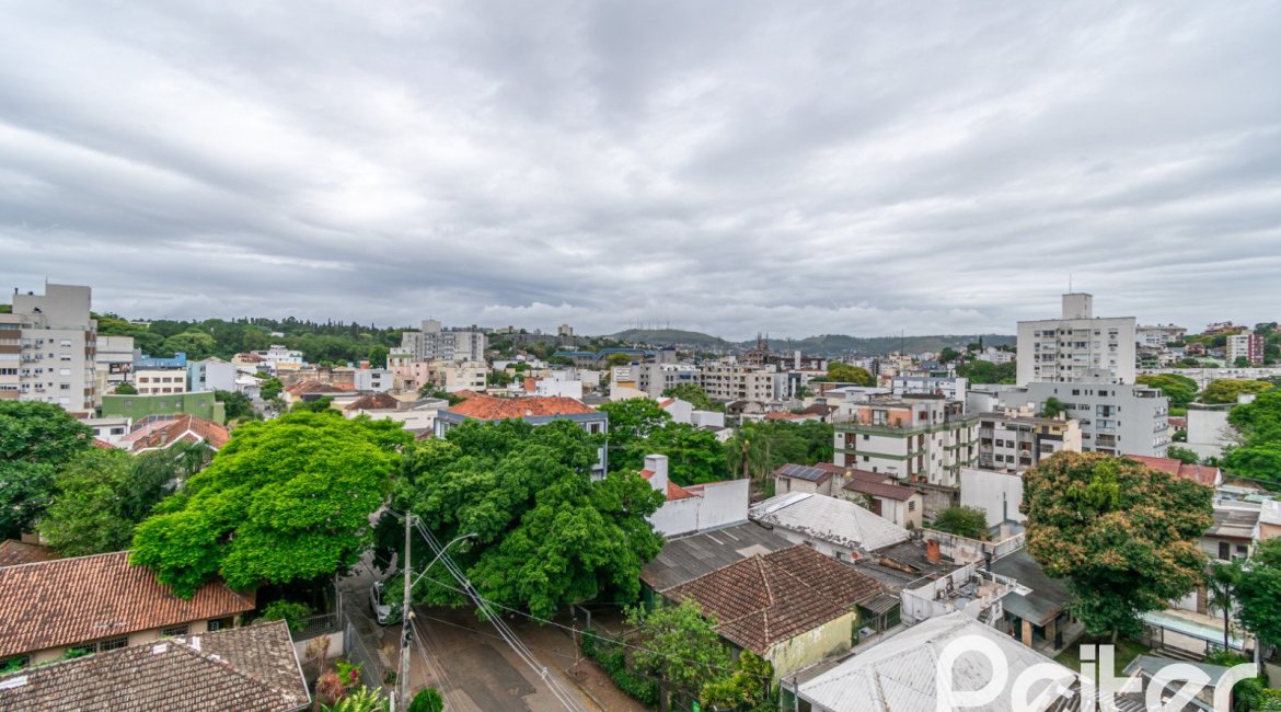 Apartamento à venda com 76m², 3 dormitórios, 1 suíte, 1 vaga, no bairro Azenha em Porto Alegre