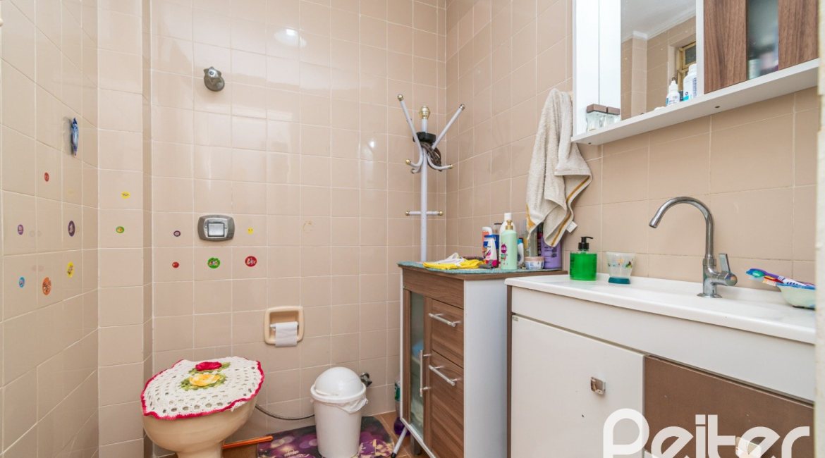 Apartamento à venda com 68m², 2 dormitórios, no bairro Tristeza em Porto Alegre