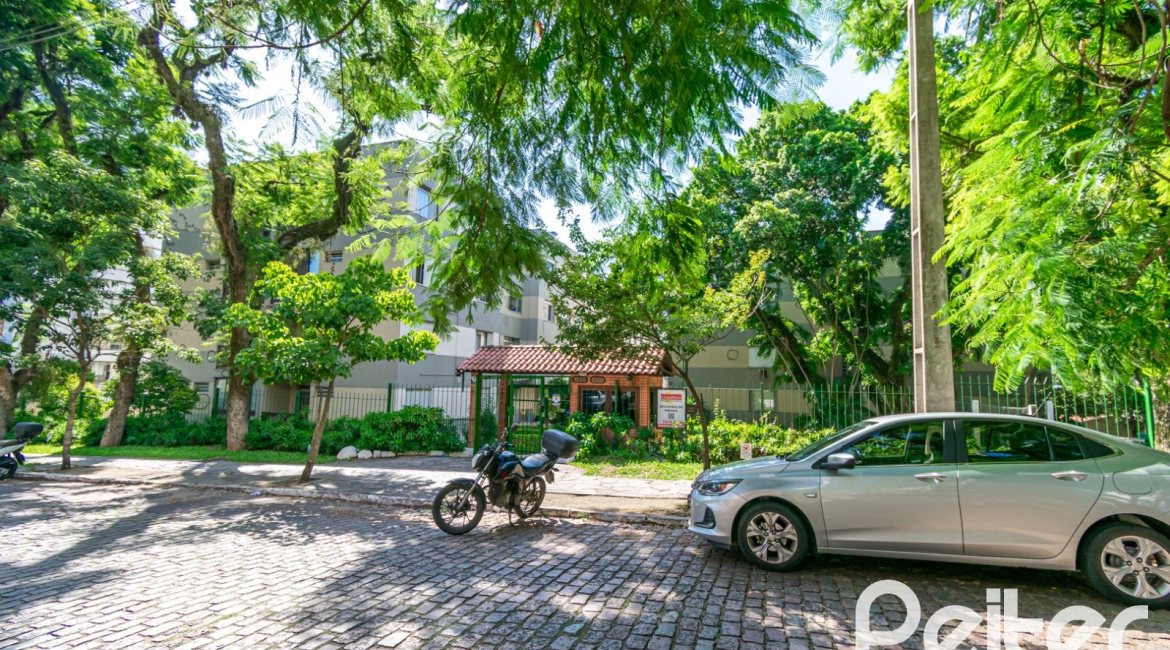 Apartamento à venda com 68m², 2 dormitórios, no bairro Tristeza em Porto Alegre
