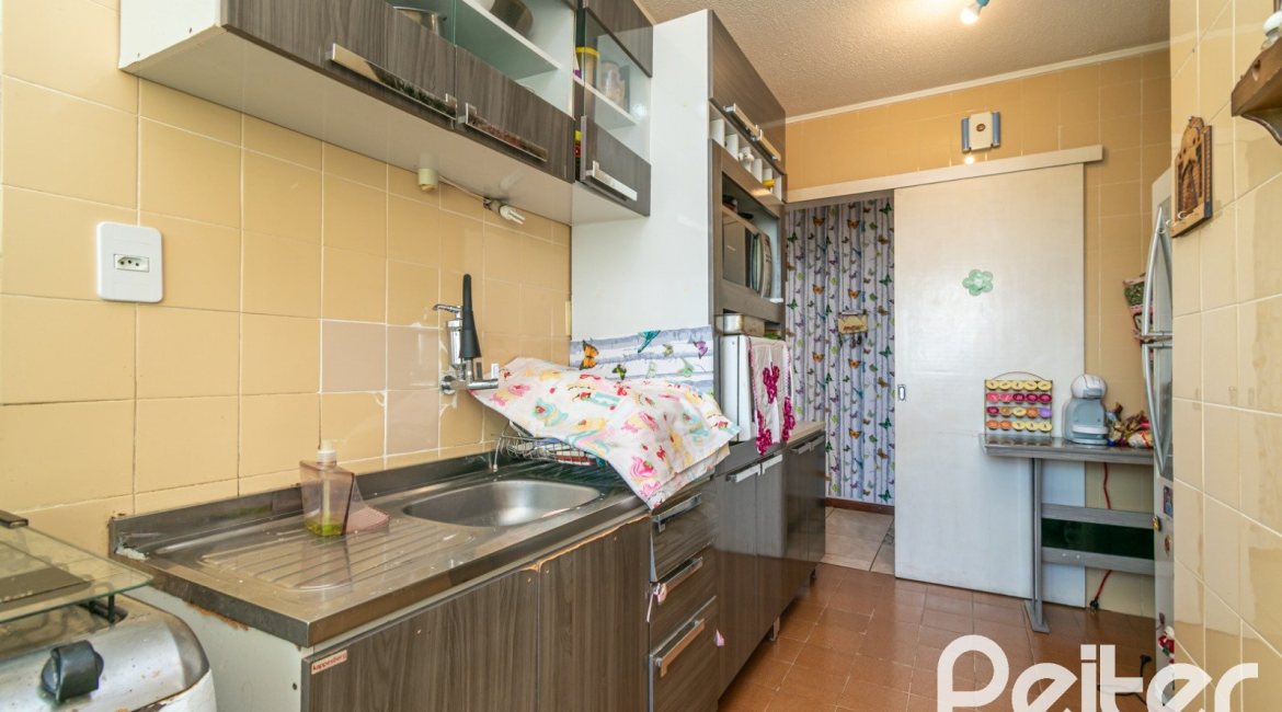 Apartamento à venda com 68m², 2 dormitórios, no bairro Tristeza em Porto Alegre