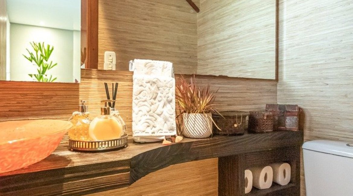 Casa à venda com 157m², 3 dormitórios, 1 suíte, 2 vagas, no bairro Ipanema em Porto Alegre