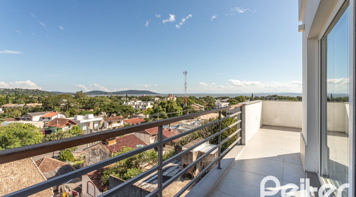 Casa à venda com 164m², 3 dormitórios, 1 suíte, 2 vagas, no bairro Ipanema em Porto Alegre