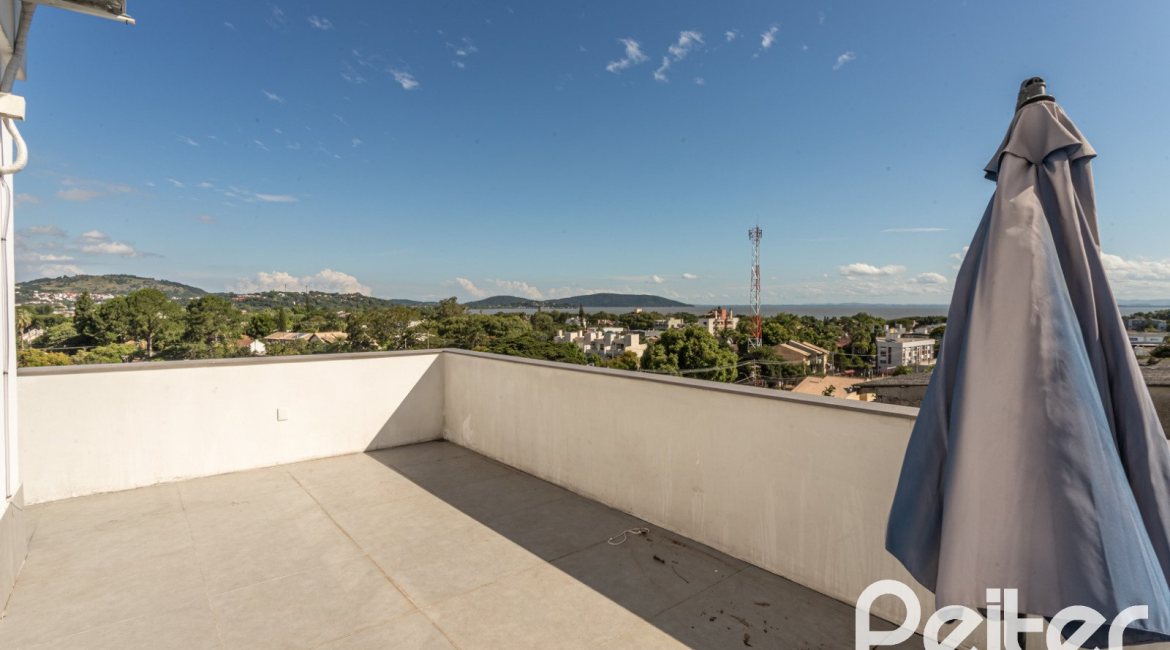 Casa à venda com 164m², 3 dormitórios, 1 suíte, 2 vagas, no bairro Ipanema em Porto Alegre