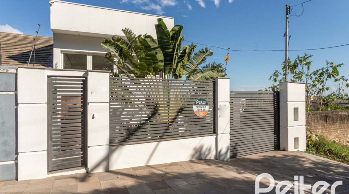 Casa à venda com 164m², 3 dormitórios, 1 suíte, 2 vagas, no bairro Ipanema em Porto Alegre