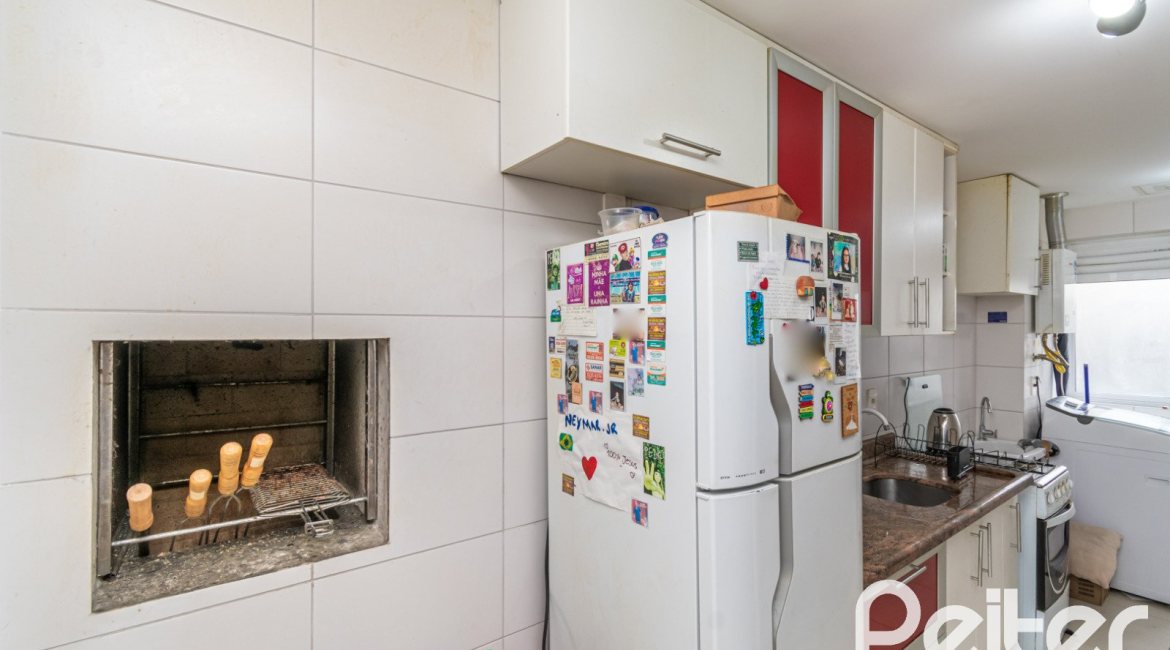 Apartamento à venda com 79m², 3 dormitórios, 1 suíte, 1 vaga, no bairro Cidade Baixa em Porto Alegre