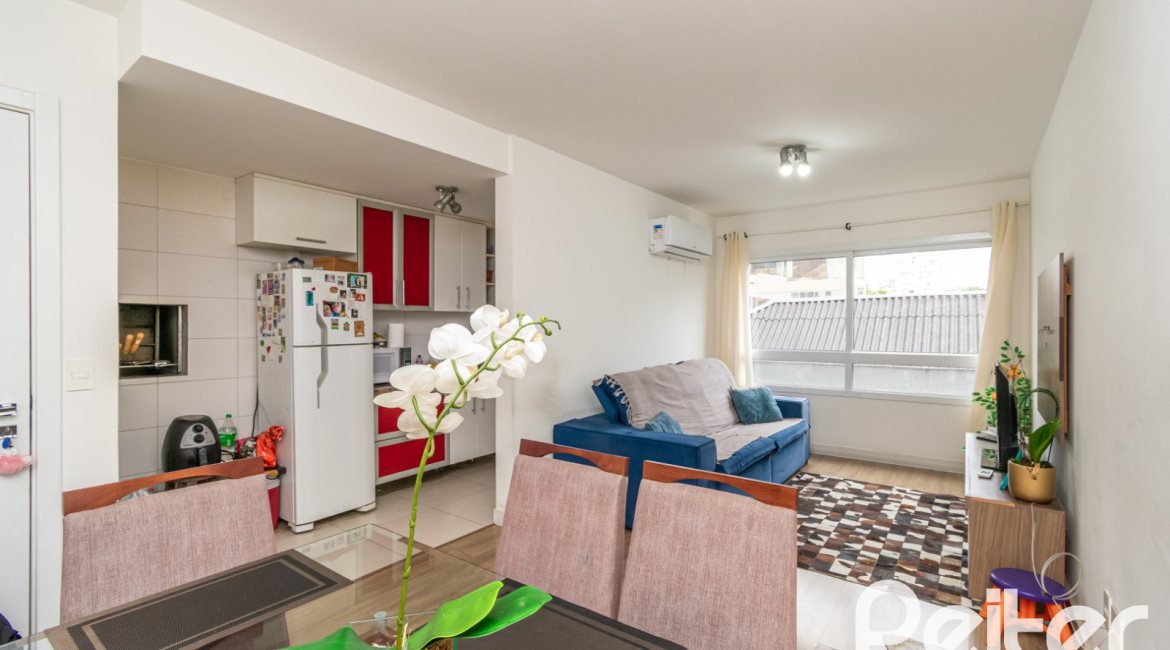 Apartamento à venda com 79m², 3 dormitórios, 1 suíte, 1 vaga, no bairro Cidade Baixa em Porto Alegre