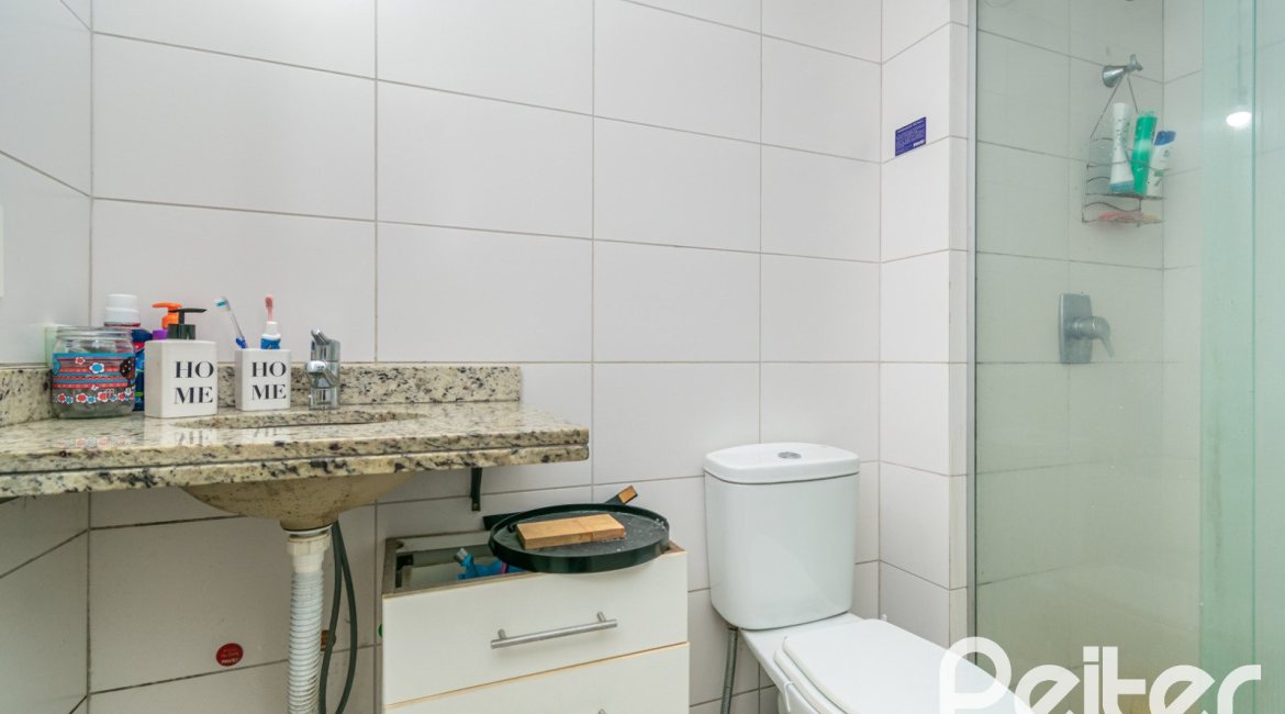 Apartamento à venda com 79m², 3 dormitórios, 1 suíte, 1 vaga, no bairro Cidade Baixa em Porto Alegre