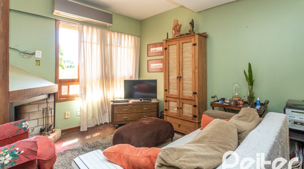 Casa em Condomínio à venda com 154m², 3 dormitórios, 1 suíte, 2 vagas, no bairro Ipanema em Porto Alegre