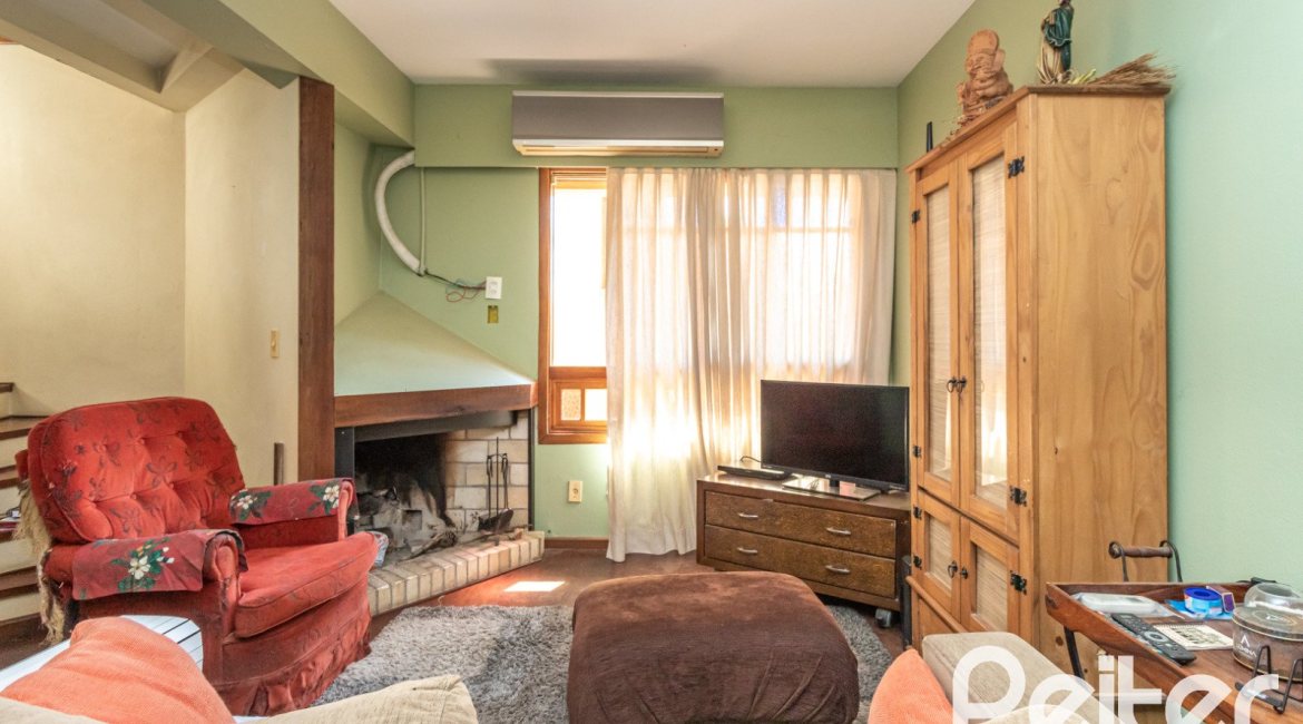 Casa em Condomínio à venda com 154m², 3 dormitórios, 1 suíte, 2 vagas, no bairro Ipanema em Porto Alegre