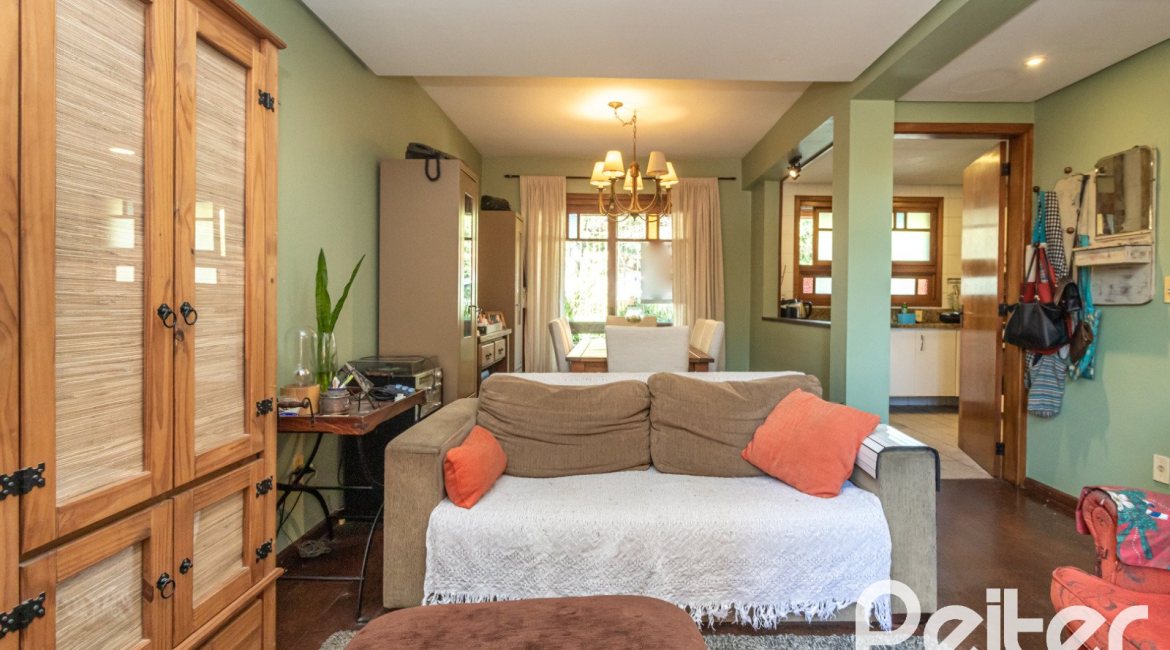 Casa em Condomínio à venda com 154m², 3 dormitórios, 1 suíte, 2 vagas, no bairro Ipanema em Porto Alegre