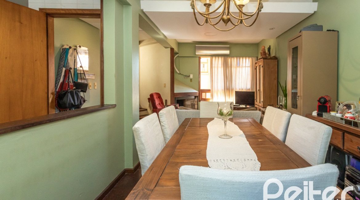 Casa em Condomínio à venda com 154m², 3 dormitórios, 1 suíte, 2 vagas, no bairro Ipanema em Porto Alegre