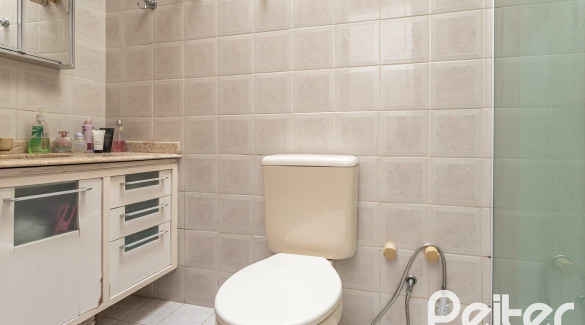 Casa em Condomínio à venda com 154m², 3 dormitórios, 1 suíte, 2 vagas, no bairro Ipanema em Porto Alegre