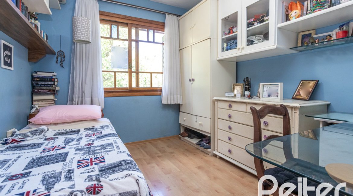 Casa em Condomínio à venda com 154m², 3 dormitórios, 1 suíte, 2 vagas, no bairro Ipanema em Porto Alegre