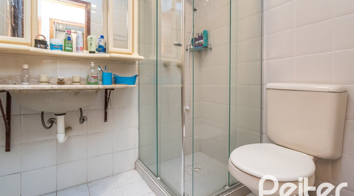 Casa em Condomínio à venda com 154m², 3 dormitórios, 1 suíte, 2 vagas, no bairro Ipanema em Porto Alegre