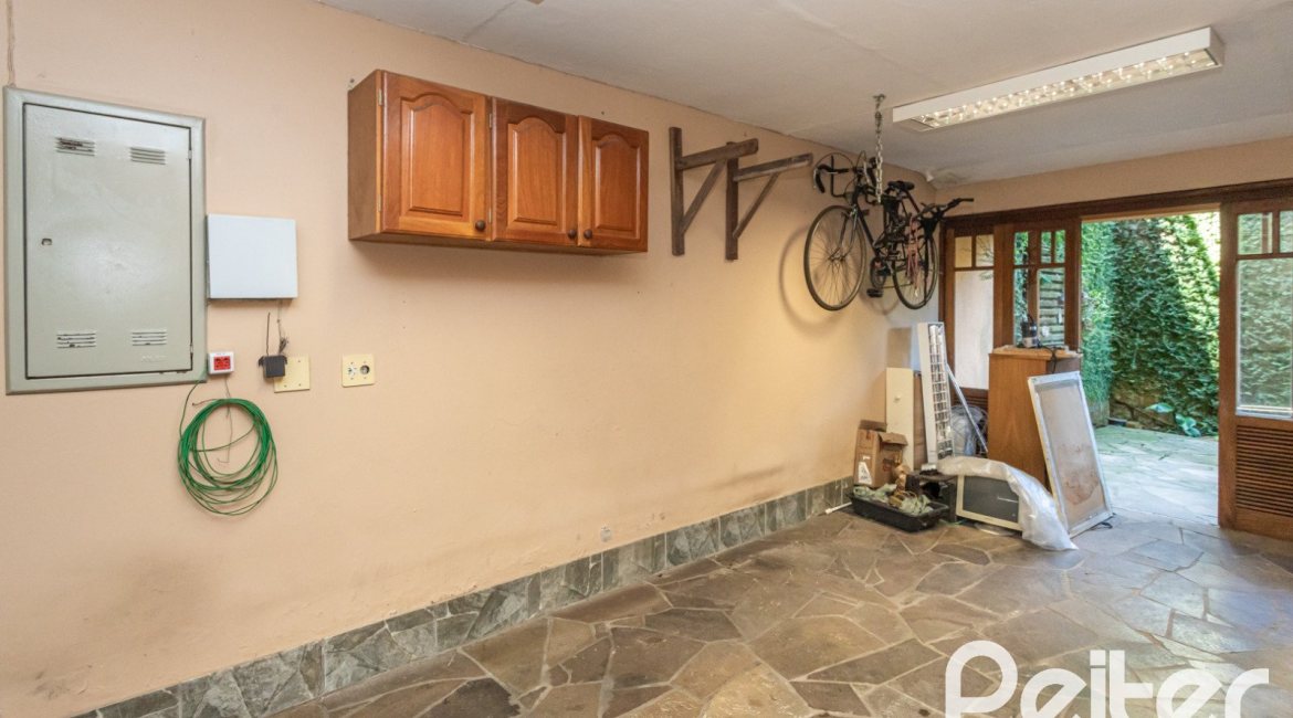 Casa em Condomínio à venda com 154m², 3 dormitórios, 1 suíte, 2 vagas, no bairro Ipanema em Porto Alegre