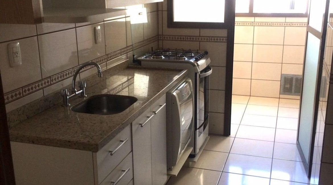 Apartamento à venda com 91m², 2 dormitórios, 1 suíte, 1 vaga, no bairro Menino Deus em Porto Alegre